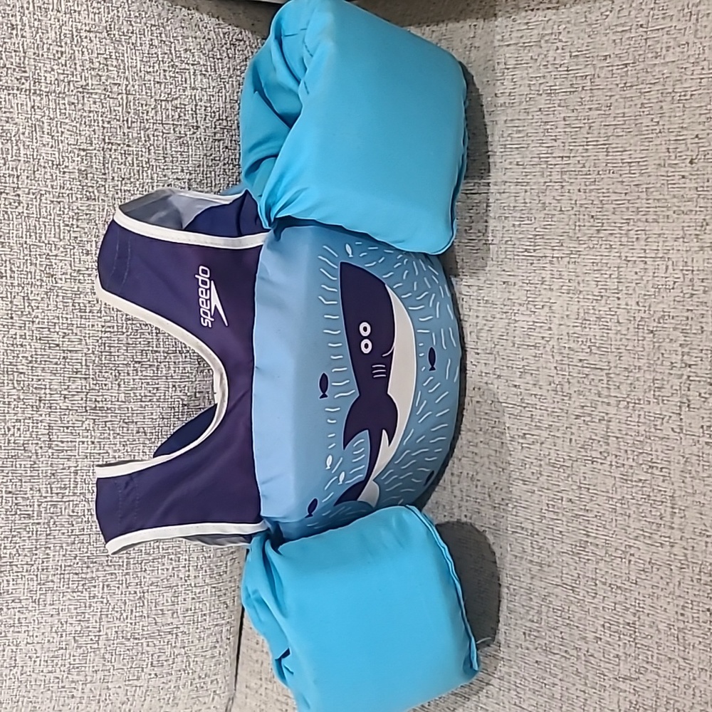 Speedo puddle jumper, life jacket